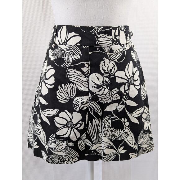 WHITE HOUSE BLACK MARKET! WIDE WAISTBAND, TROPICAL BLACK & WHITE SKIRT! SZ 2 - Picture 2 of 8